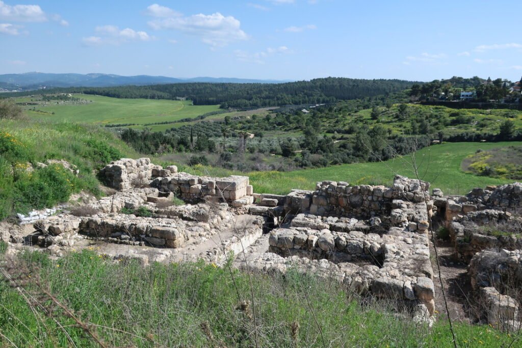 tel gezer archaeological ruins