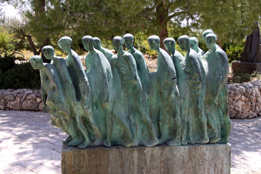 sculpture in yad vashem israel